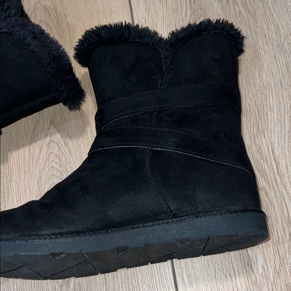 Airwalk Black Winter Boots with Faux Fur Trim - Picture 7 of 16
